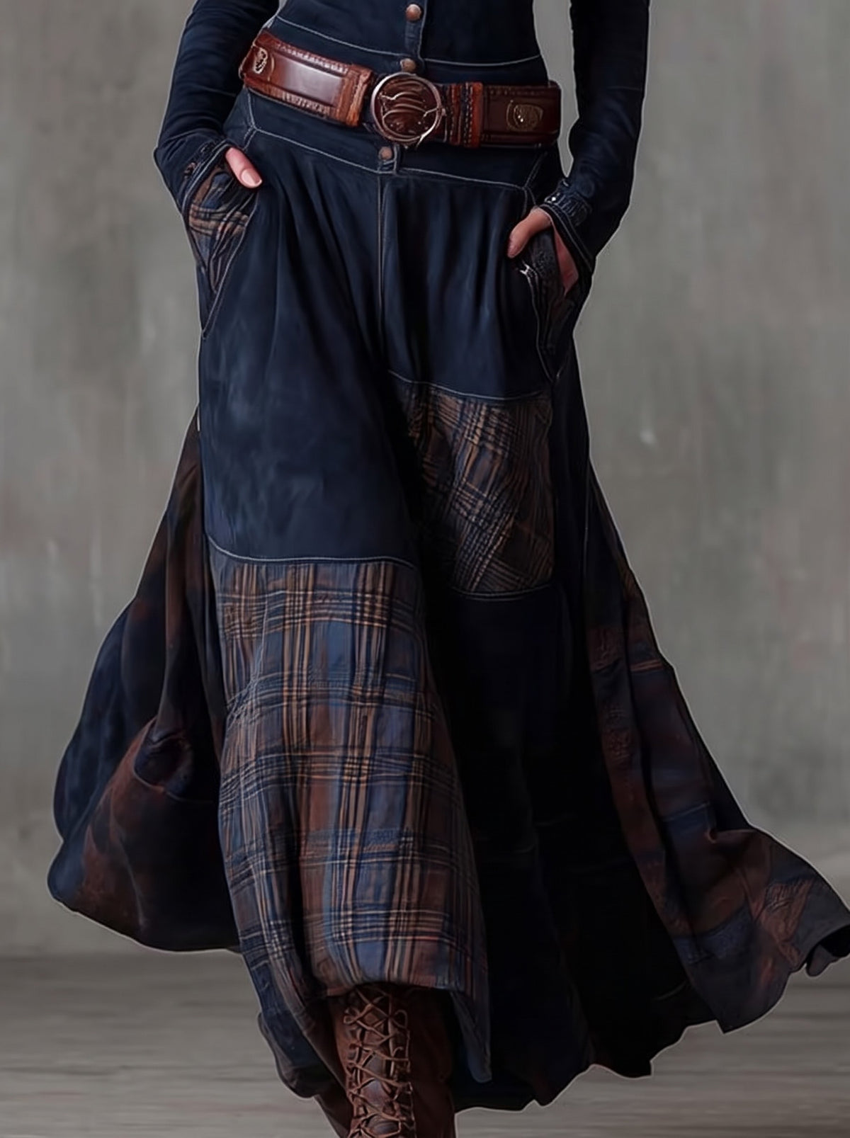 Elisa · Vestido maxi de ante con cinturón azul marino